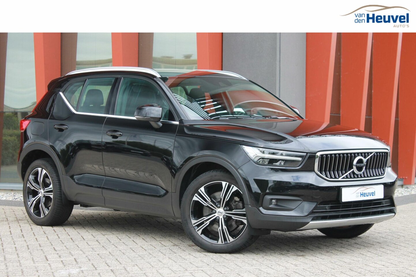 Volvo XC40 - T4 Recharge Inscription | Leder | Electr. Stoelen | Parkeercamera | Stoelverwarming | Keyl - AutoWereld.nl