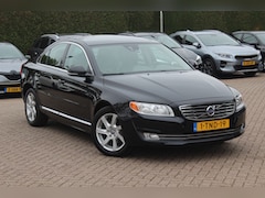 Volvo S80 - 1.6 T4 Momentum / Trekhaak / Leder / Navigatie / 17'' / Parkeerhulp achter/ Stoelverwarmin