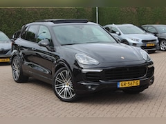 Porsche Cayenne - 3.0 S E-Hybrid / Sport chrono pakket / Led Koplampen / Luchtvering / NL Auto / 133.176 km