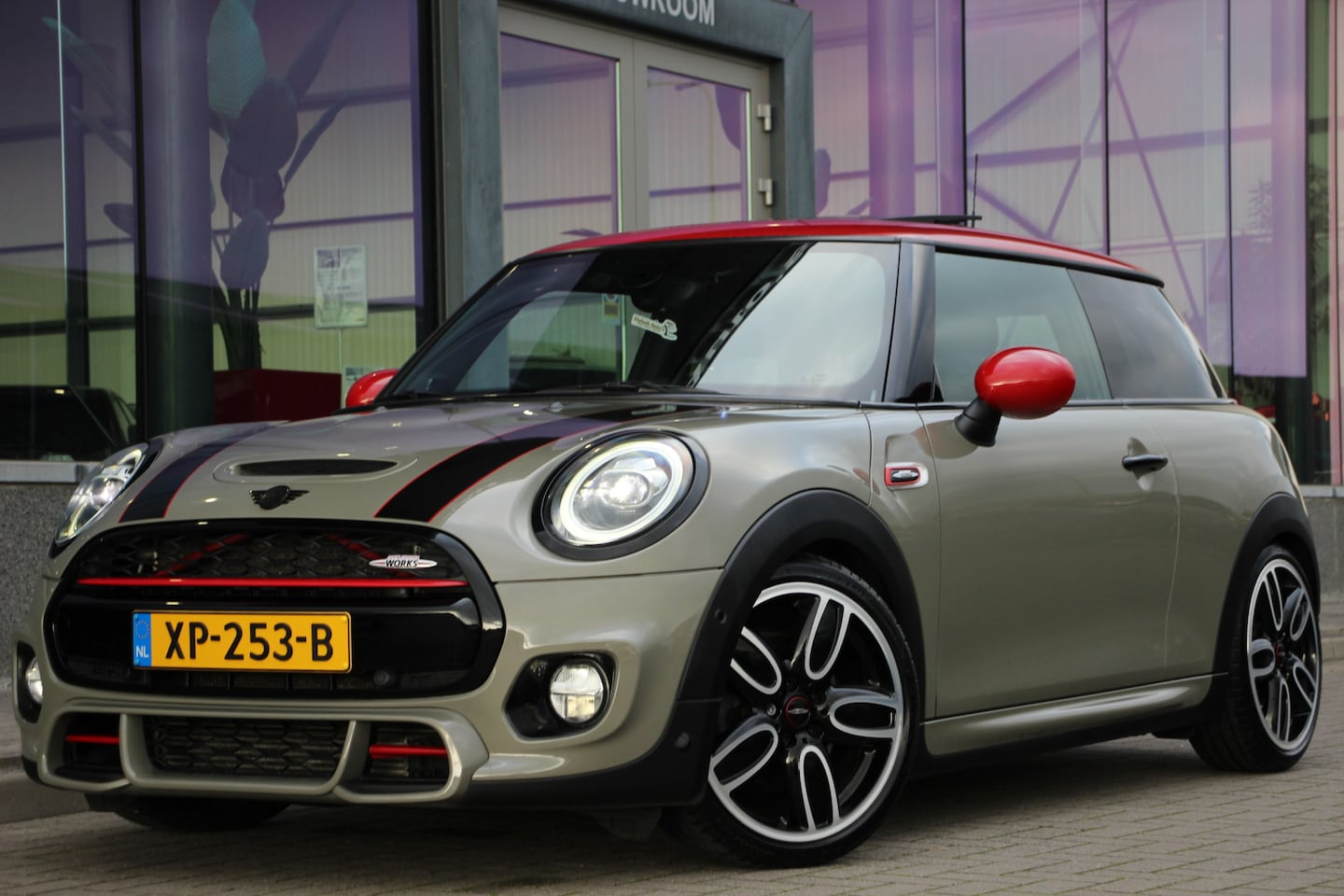 MINI Cooper S - Mini 2.0 John Cooper Works Pakket | Panoramadak | HUD | H/K - AutoWereld.nl