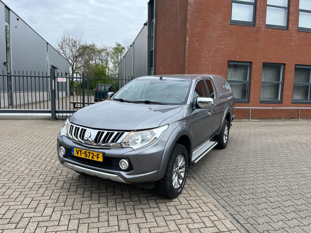 Mitsubishi L 200 - 2.4 DI-D Club Cab Intense 2.4 DI-D Club Cab Intense - AutoWereld.nl
