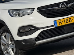 Opel Grandland X - 1.2 Turbo Business Executive 130pk Automaat - White Jade - Carplay