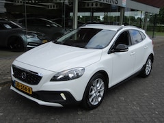 Volvo V40 Cross Country - 2.0 T3 Momentum, trekhaak, Navi, clima (occasion)