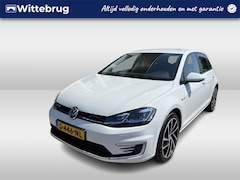 Volkswagen e-Golf - WARMTEPOMP/ CAMERA/ PARK. SENSOREN + CAMERA/ STOELVERWARM./ KEYLESS/ ADAPT. CRUISE/ APP-CO