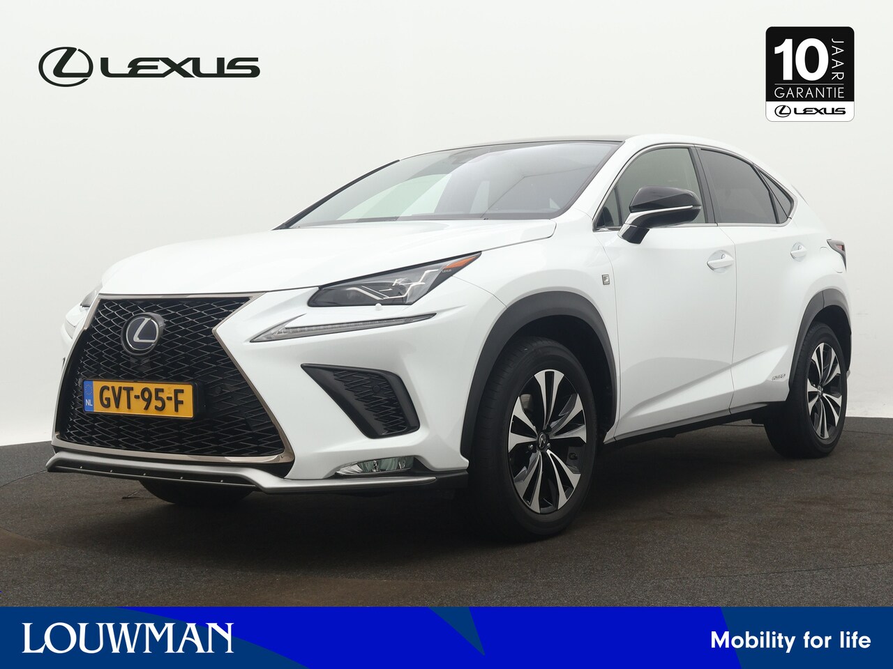 Lexus NX - 300h F-Sport | Navigatie | Camera | Parkeersensoren | Stoelverwarming | Draadloze telefoon - AutoWereld.nl