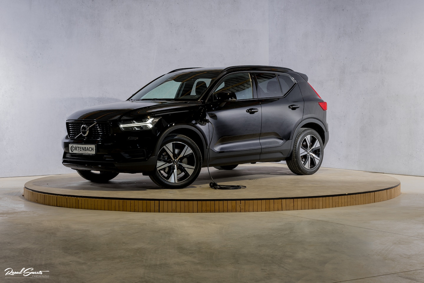 Volvo XC40 - 1.5 T4 Recharge R-Design | Zwenkbare Trekhaak | Apple carplay | Cruise control | Dab | - AutoWereld.nl