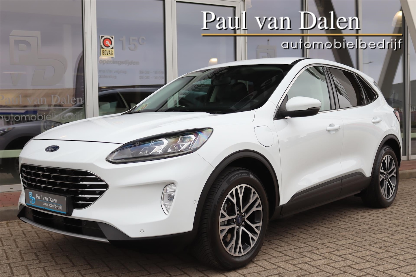 Ford Kuga - 2.5 PHEV 225PK AUTOMAAT TITANIUM Trekhaak | Navi | Carplay/Android | Adapt.Cruise | Stoelv - AutoWereld.nl
