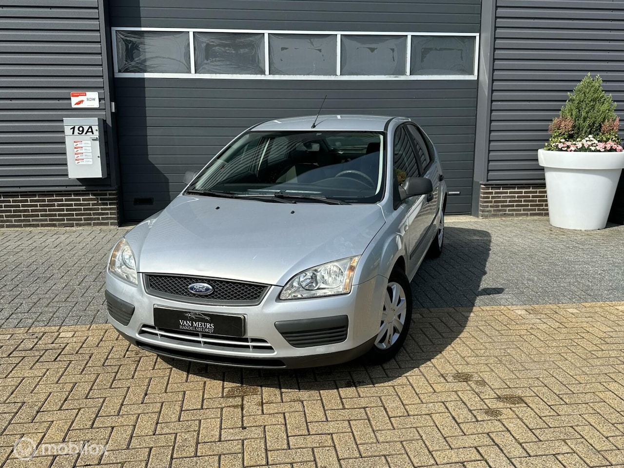 Ford Focus - 1.6-16V Ghia 1.6-16V Ghia, airco, 5 deurs, apk 11-2025 - AutoWereld.nl