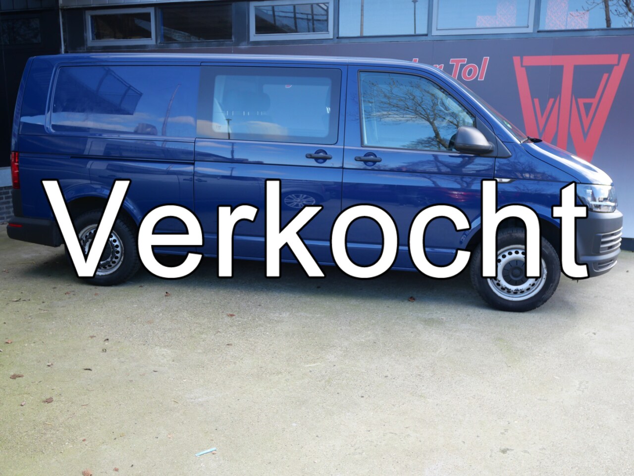 Volkswagen Transporter - 2.0 TDI L2H1 TRENDLINE | DUBBELCABINE | NAVI | CARPLAY | EURO 6 | 11-2019!! - AutoWereld.nl