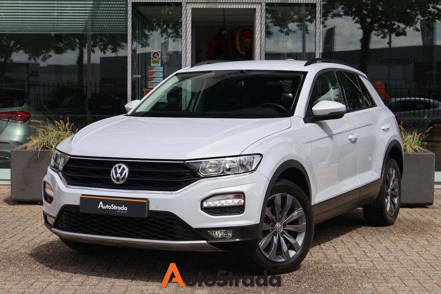 Volkswagen T-Roc - 1.0 TSI Style 115pk I Navi I Camera I Climate I Cruise I 1e eigenaar | Adaptive | Camera - AutoWereld.nl