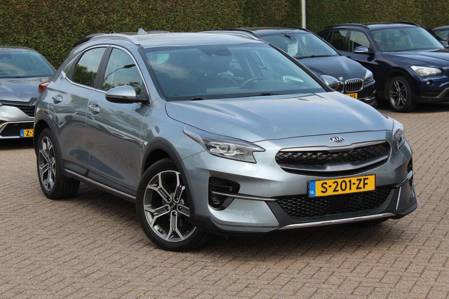 Kia XCeed - 1.6 GDi PHEV DynamicPlusLine / Trekhaak / Camera / Half leder / Navigatie / 18'' / Stuur + - AutoWereld.nl