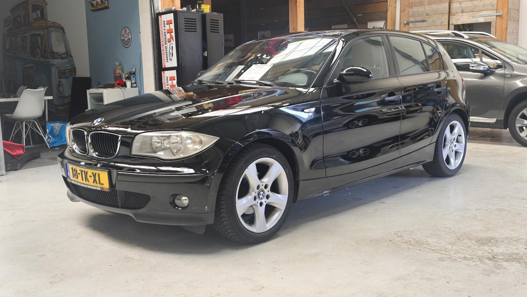 BMW 1-serie - 116i Business Line Dealer onderhouden, Clima, 17" LMV, 5drs - AutoWereld.nl
