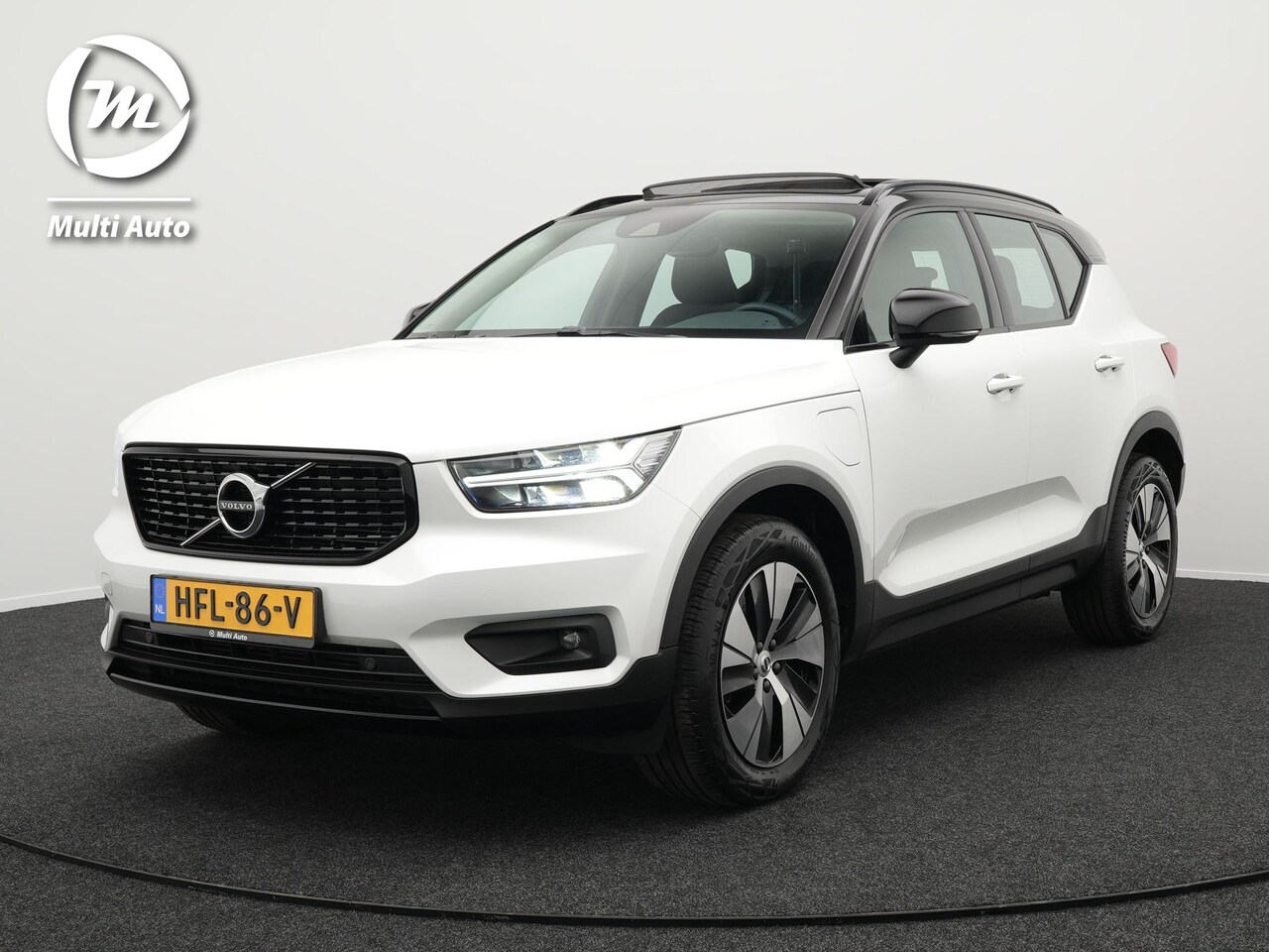 Volvo XC40 - T5 Recharge R-Design Plug In Hybrid 261pk PHEV | Panodak | Trekhaak af Fabriek | Apple Car - AutoWereld.nl