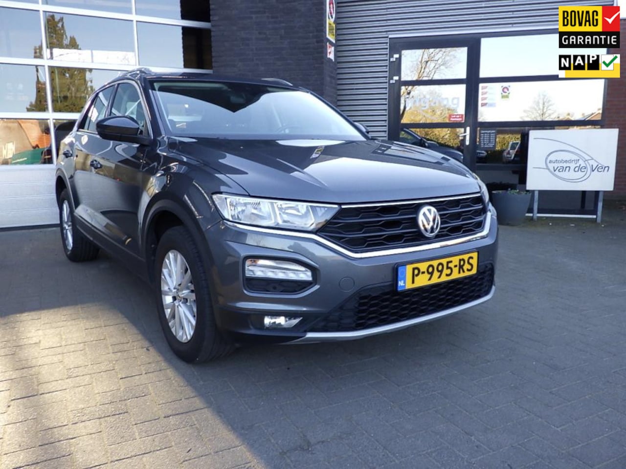 Volkswagen T-Roc - 1.0 85KW TSI Style. app connect, Acc, Ecc, afneembare trekhaak - AutoWereld.nl