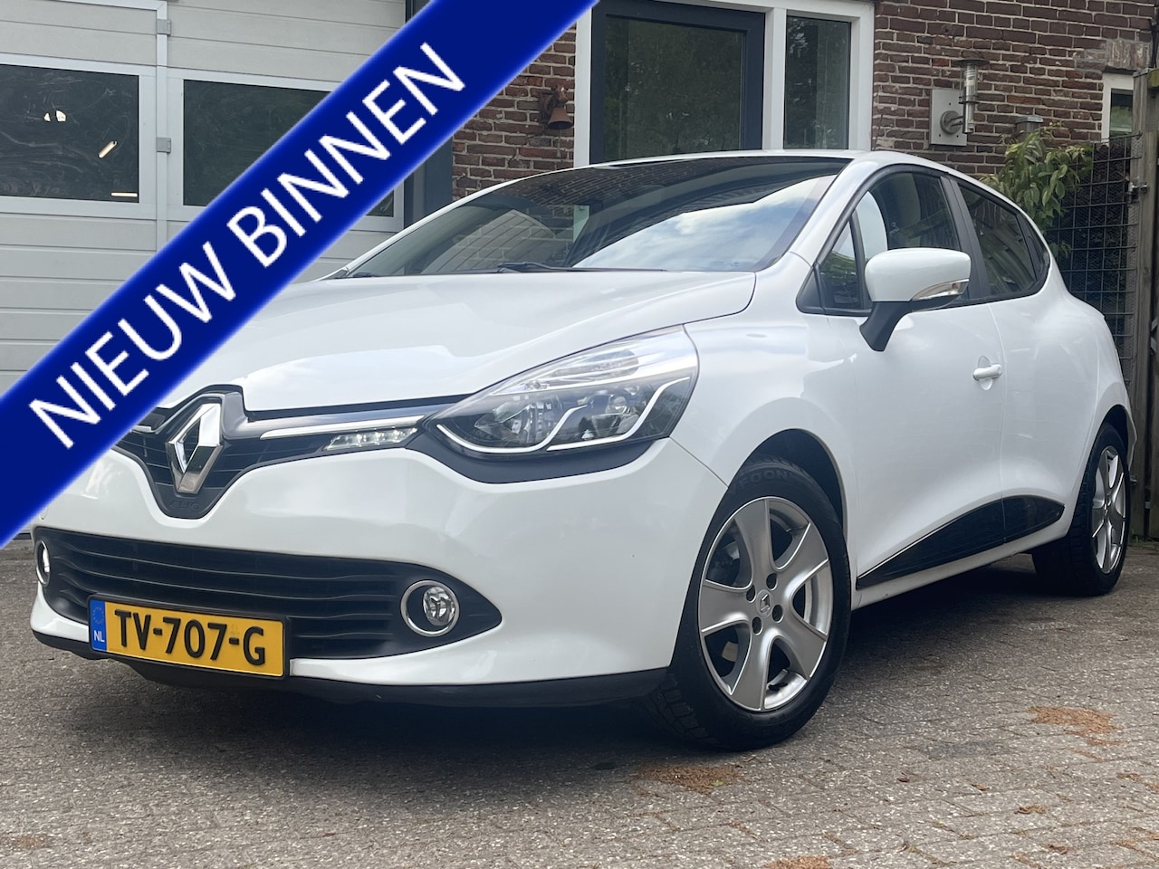 Renault Clio - 0.9 TCe Dynamique '14 Airco Navi Cruise - AutoWereld.nl