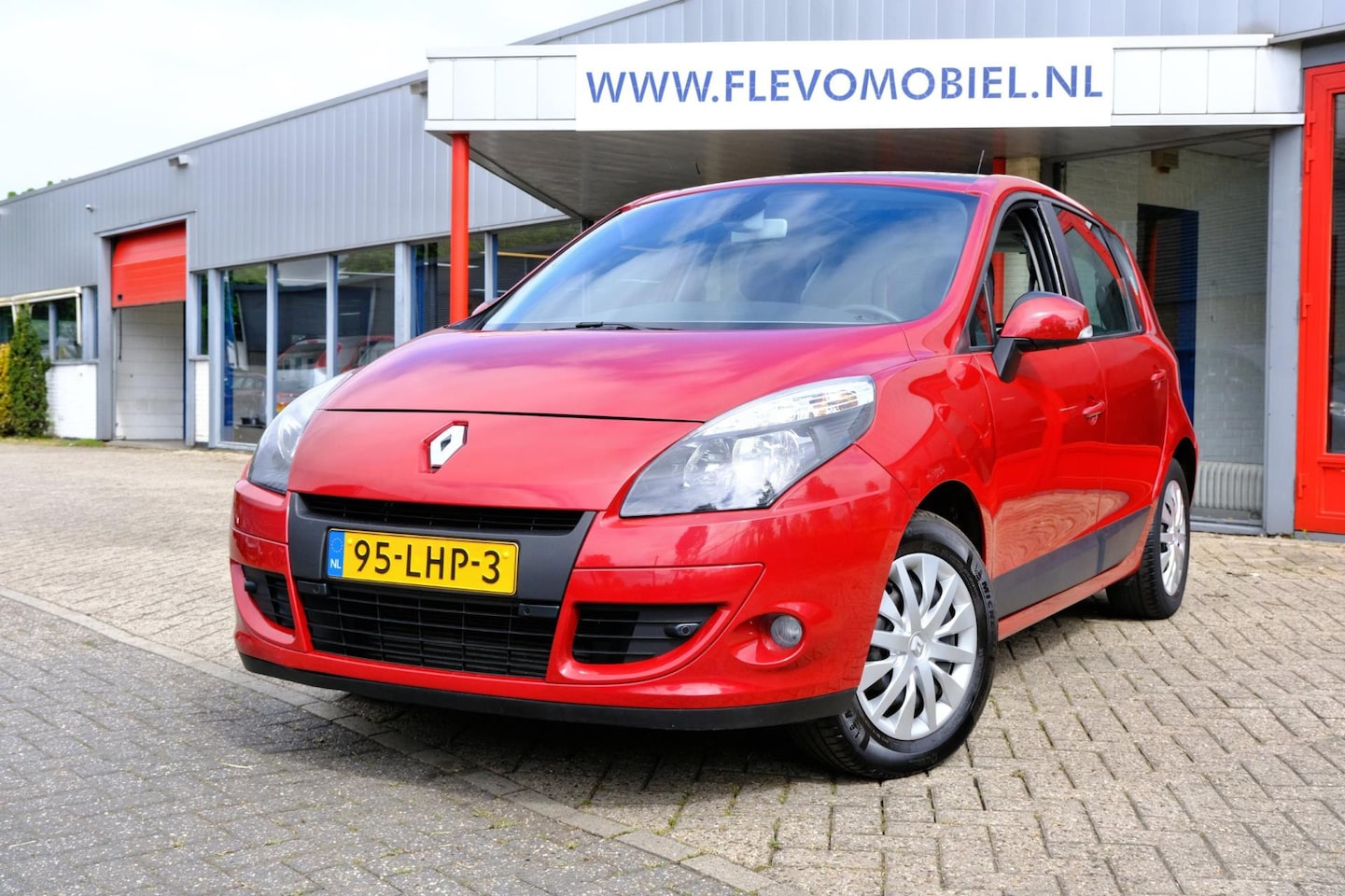 Renault Scénic - 1.4 TCE 131pk Expression Pano|Navi|Cam|1e Eig|Clima - AutoWereld.nl
