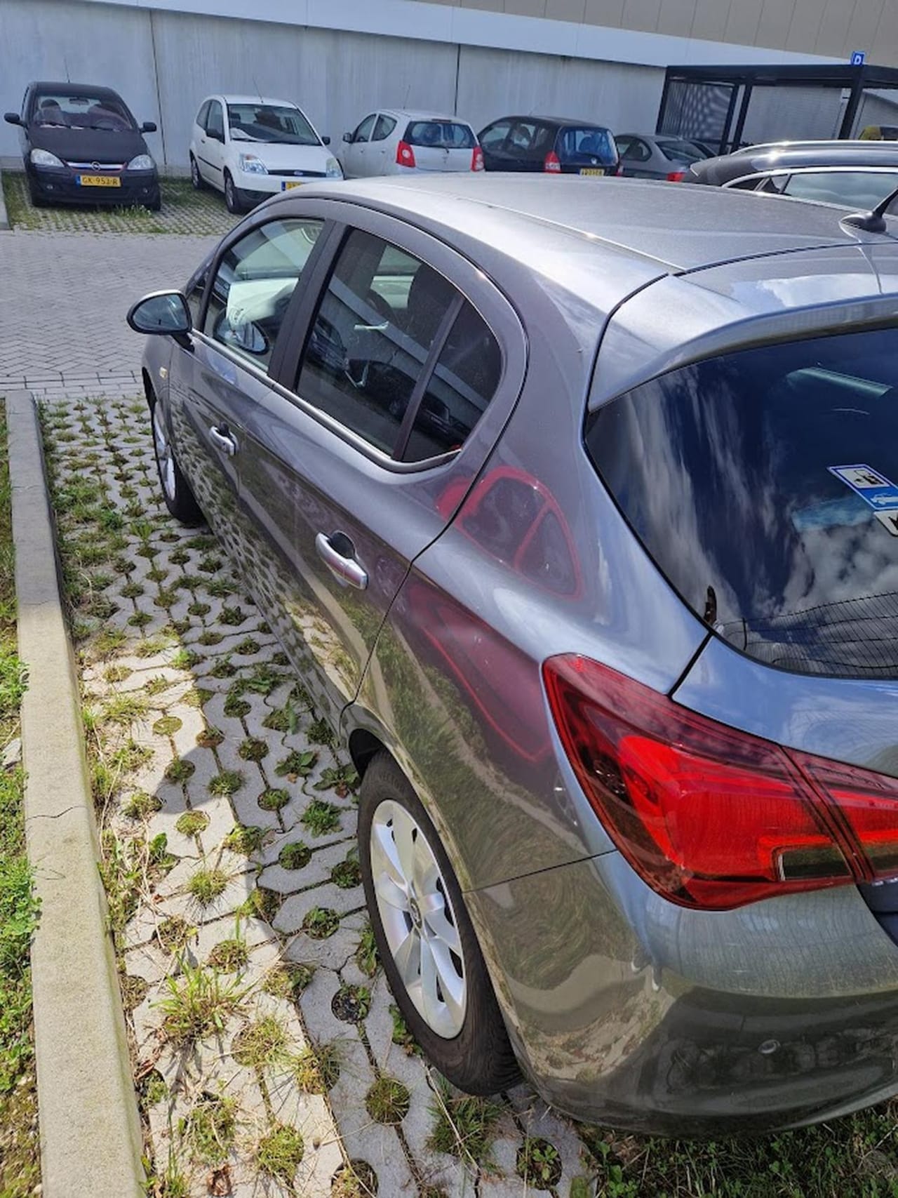 Opel Corsa - 1.4 Online Edition - AutoWereld.nl