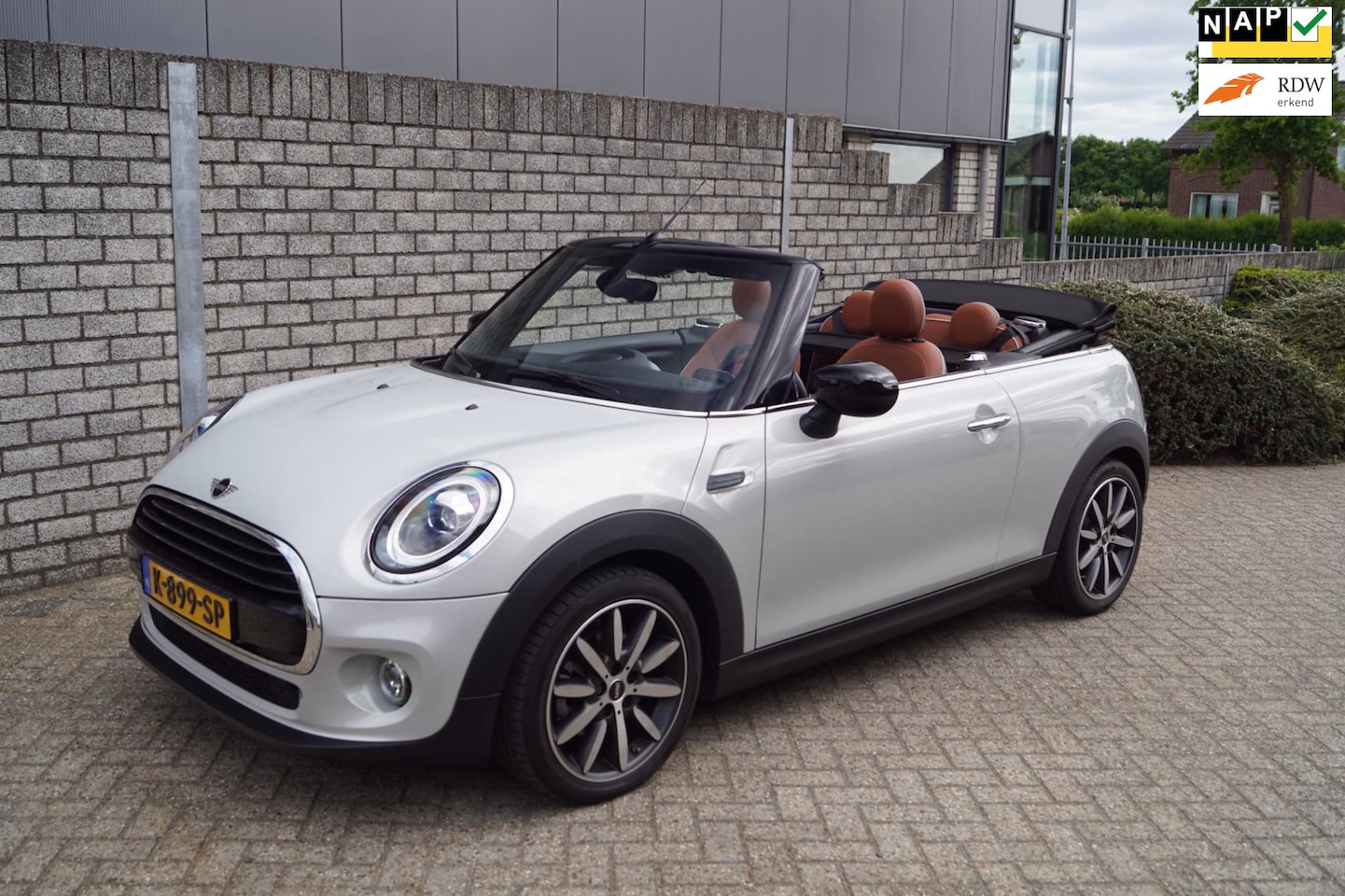 MINI Cabrio - Mini 1.5 Cooper Sidewalk Edition Autom Leder Sportst Stoelverw Navi Clima Cruise Apple Car - AutoWereld.nl