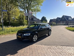 Audi A3 - 1.6 TDI Attraction Pro Line plus Clima.Navi.Automaat