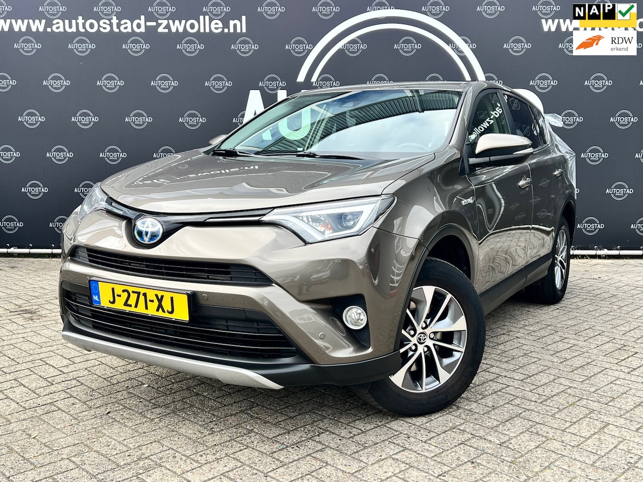 Toyota RAV4 - 2.5 Hybrid Dynamic Auto Heeft Achter Schade/Automaat/Airco/Navi/NAP - AutoWereld.nl