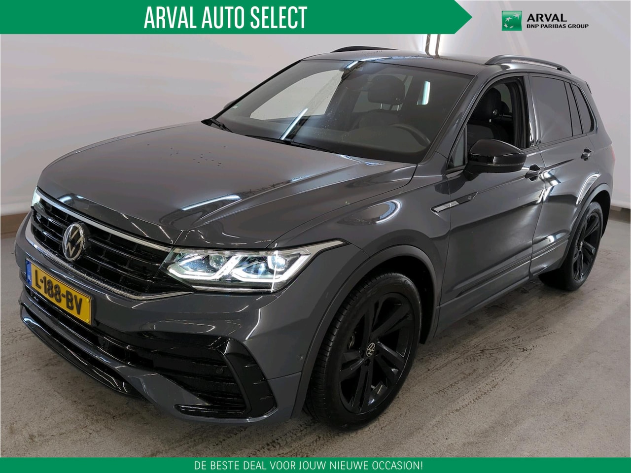 Volkswagen Tiguan - 1.5 TSI 150pk Automaat R-Line Business+ | Trekhaak | Winterpakket | Assistance pakket | PD - AutoWereld.nl