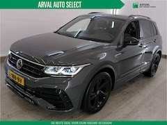 Volkswagen Tiguan - 1.5 TSI 150pk Automaat R-Line Business+ | Trekhaak | Winterpakket | Assistance pakket | PD