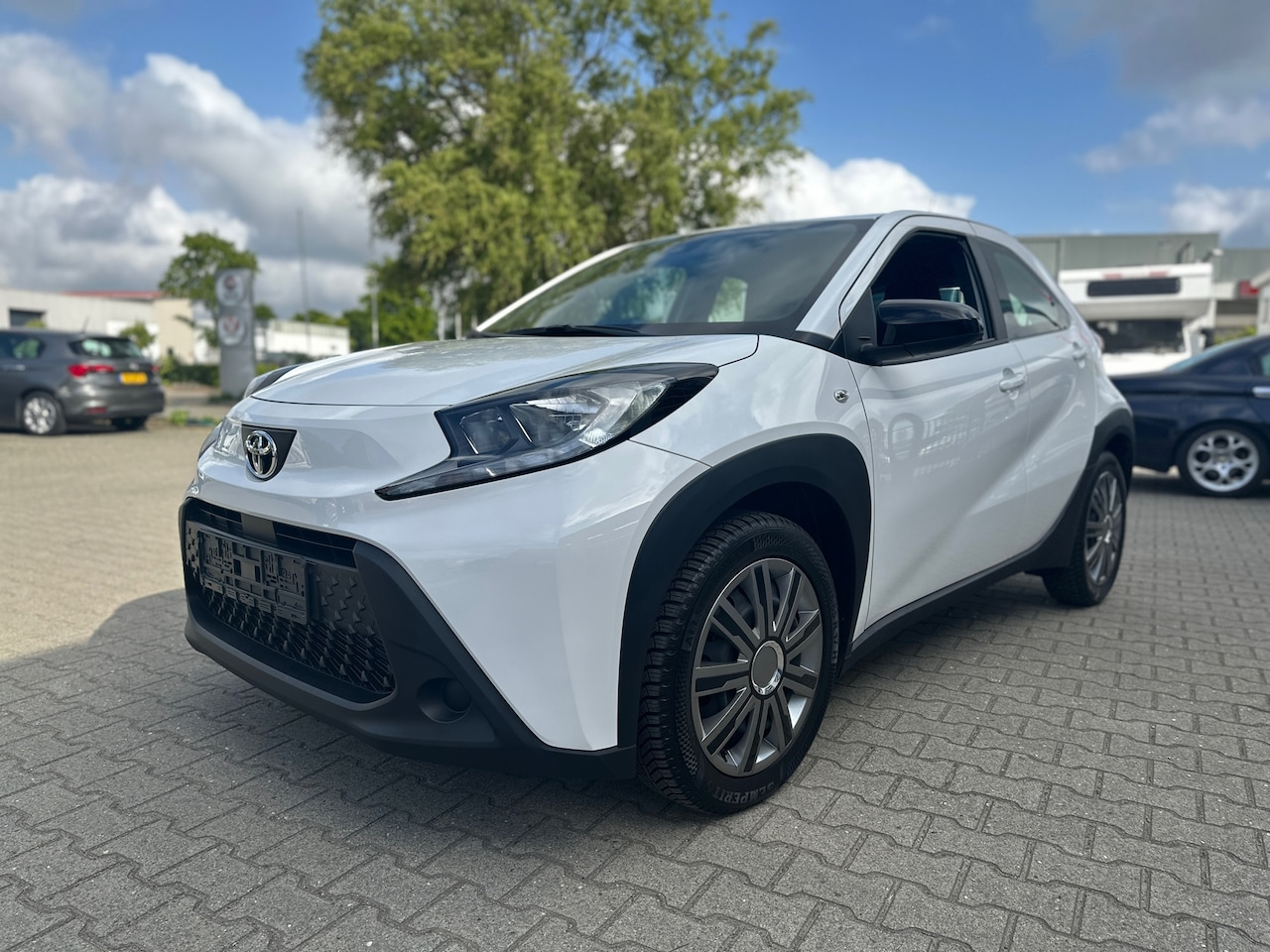 Toyota Aygo X - 1.0 VVT-i S-CVT Premium Automaat (RIJKLAARPRIJS) - AutoWereld.nl