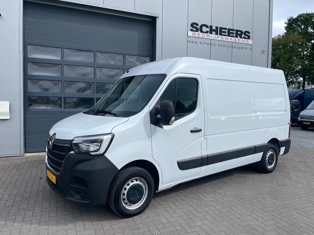 Renault Master - T35 2.3 dCi 135PK L2H2 Airco | Navigatie - AutoWereld.nl