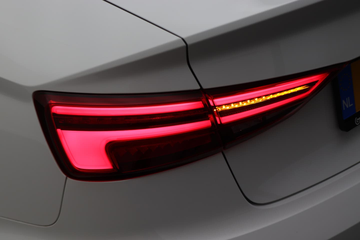 Audi A3 Limousine - 35 TFSI CoD Sport S Line Edition 35 TFSI CoD Sport S Line Edition - AutoWereld.nl