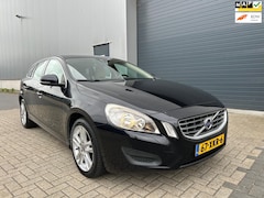 Volvo V60 - 1.6 T3 Momentum CLIMA NAVI PDC NAP 2012