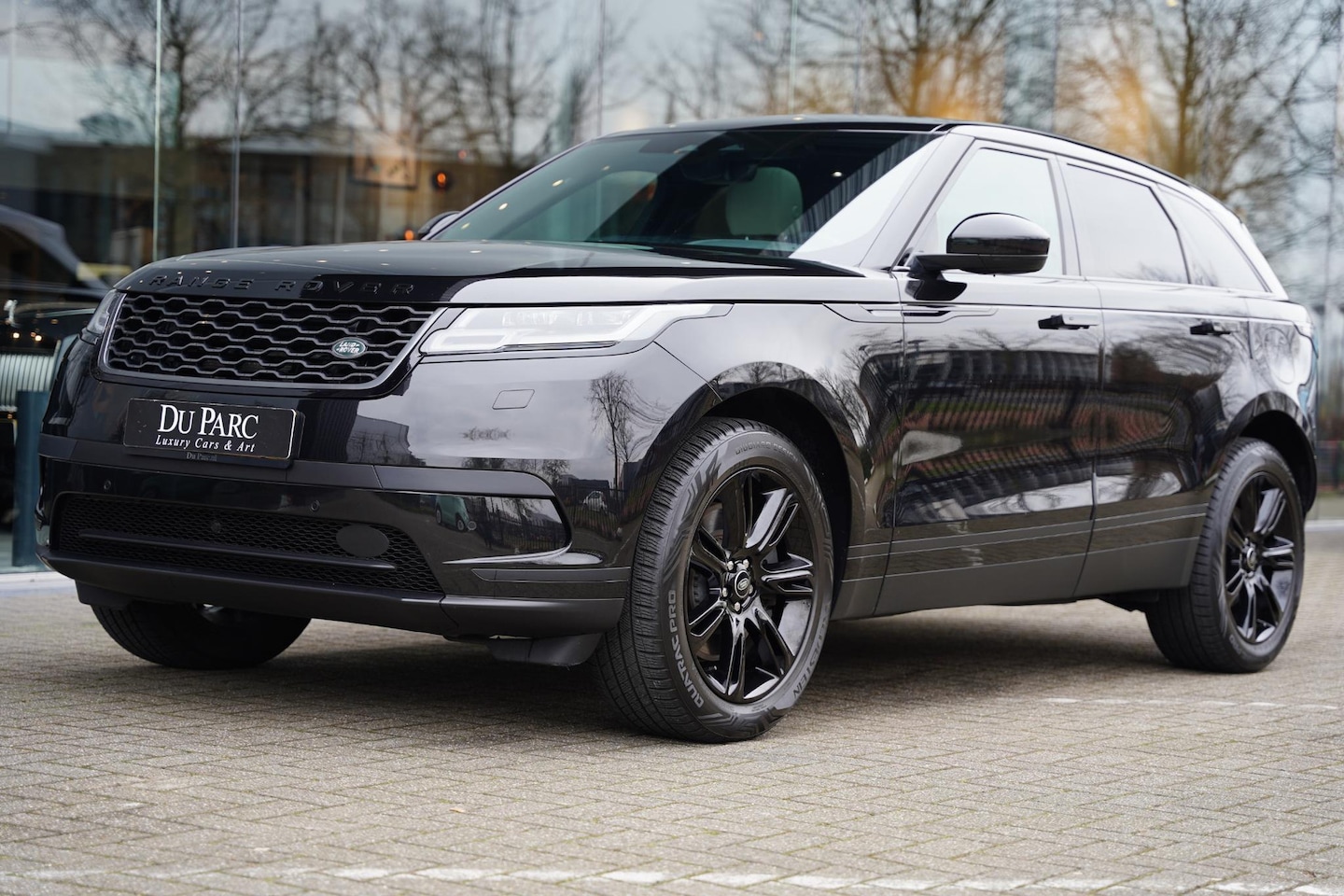 Land Rover Range Rover Velar - P400e BTW Leder Ivory Meridian Black Pack - AutoWereld.nl