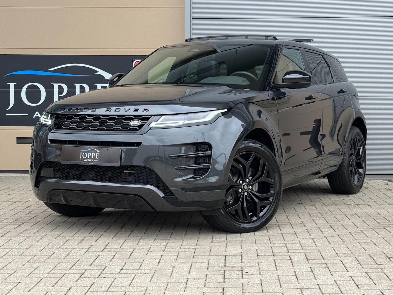 Land Rover Range Rover Evoque - P300e AWD R-Dynamic SE |Pano/Schuifdak|Sfeer|Elek Trek|Meridian|Matrix|Blackpack|20inch - AutoWereld.nl