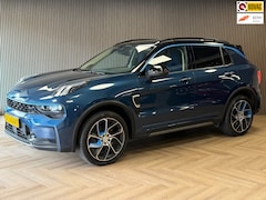 Lynk & Co 01 - 1.5 AUT. PLUG-IN HYBRIDE PANORAMADAK AIRCO CAMERA CRUISE PDC STOELVERWARMING APPLE CARPLAY
