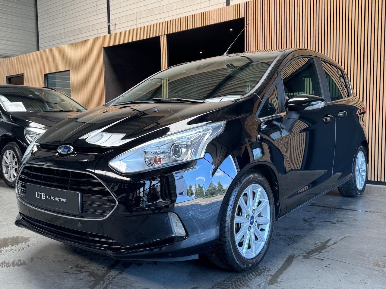 Ford B-Max - 1.0 EcoBoost Titanium Airco|PDC|Keyless|Cruise|APK - AutoWereld.nl