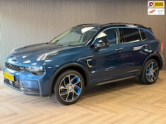 Lynk & Co 01 - 1.5 AUT. PLUG-IN HYBRIDE PANORAMADAK AIRCO CAMERA CRUISE PDC STOELVERWARMING APPLE CARPLAY