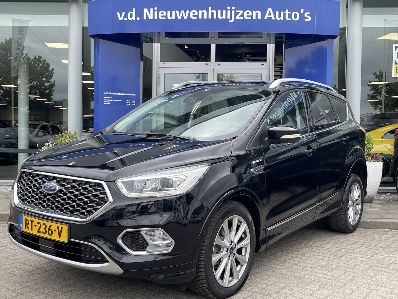 Ford Kuga - 1.5 EcoBoost Vignale | Panoramadak | Achteruitrijcamera | Stoelverwarming | - AutoWereld.nl