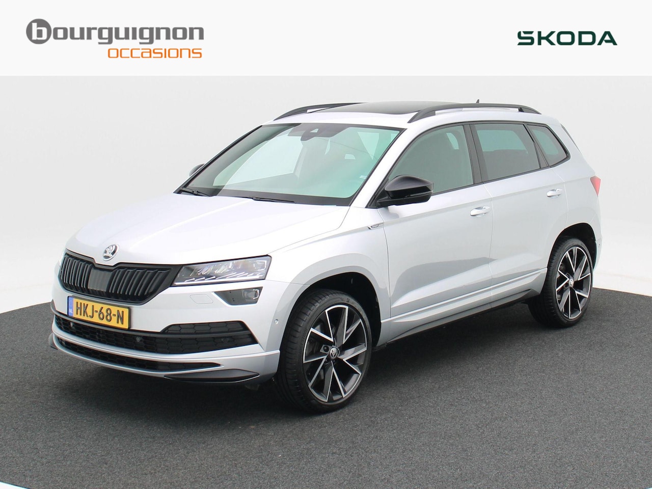 Skoda Karoq - 1.5 TSi 150 Pk Automaat Sportline Business | Panoramadak | Trekhaak | Full LED | Camera | - AutoWereld.nl