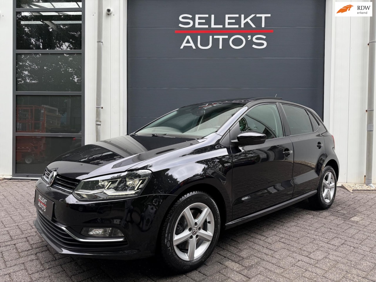 Volkswagen Polo - 1.2 TSI Lounge 110 Pk Pano/LED/Climate/Cruise/Bluetooth/PDC/Navigatie/Elekt Ramen/Elekt Sp - AutoWereld.nl