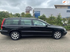 Volvo V70 - 2.4 T Geartr. C.L