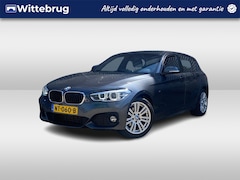 BMW 1-serie - 118i Corporate Lease Executive / Navigatie / Alcantara / Climate controle / Parkeersensore