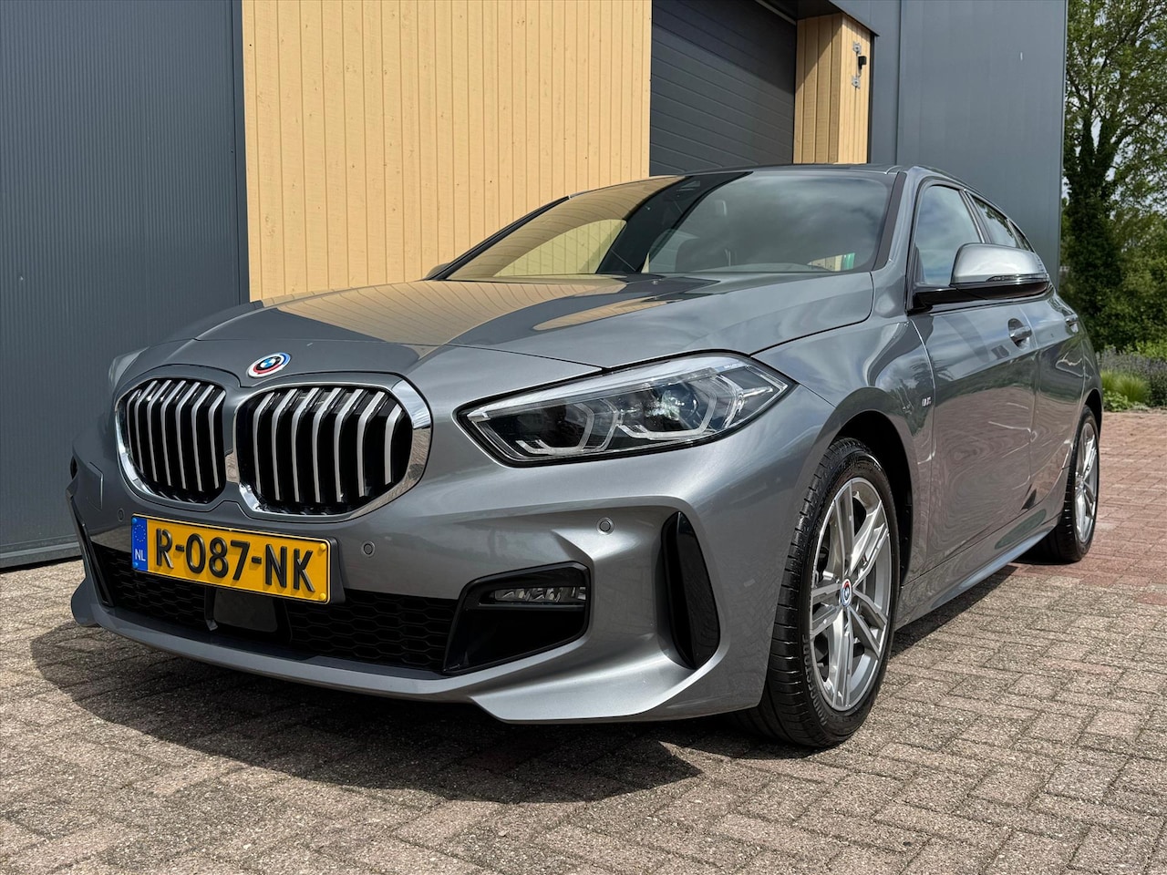 BMW 1-serie - (f40) 118i 136pk M-Sport Business Edition | NL Auto | Carplay | Sportstoelen | - AutoWereld.nl
