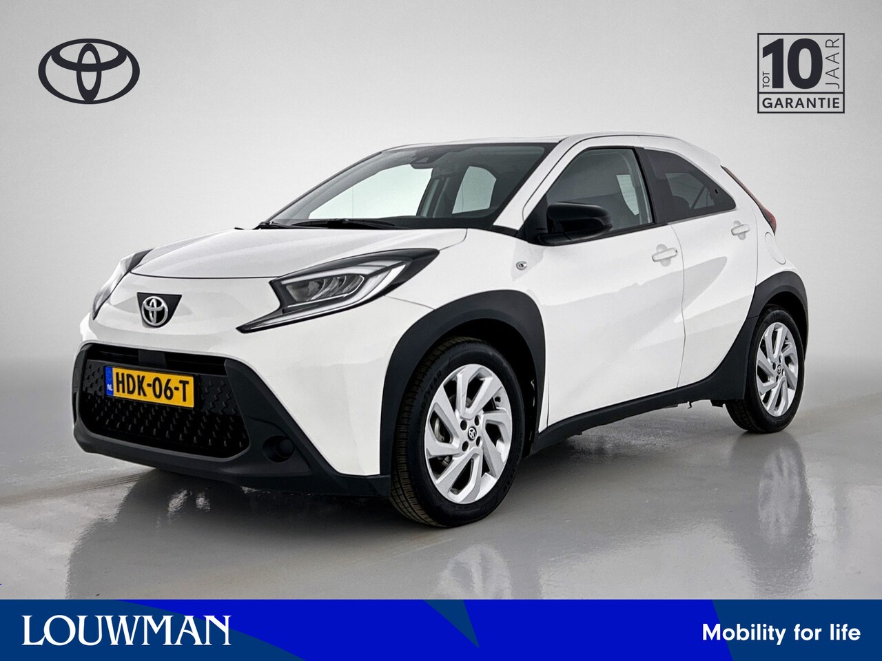 Toyota Aygo X - 1.0 VVT-i MT first Limited | Stoelverwarming | Apple Carplay/Android Auto - AutoWereld.nl