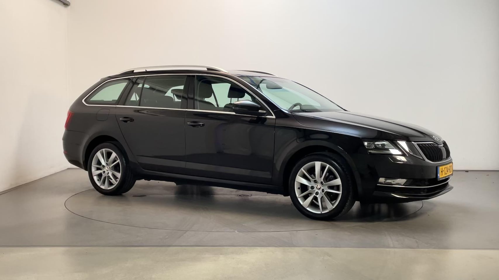 Skoda Octavia Combi - 1.5 TSI 150pk DSG Greentech Business Edition Plus LED Navigatie Parkeersensoren Stoelverwa - AutoWereld.nl