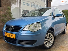 Volkswagen Polo - 1.6-16V Trendline|Airco|Automaat|Cv|Nieuwe APK|