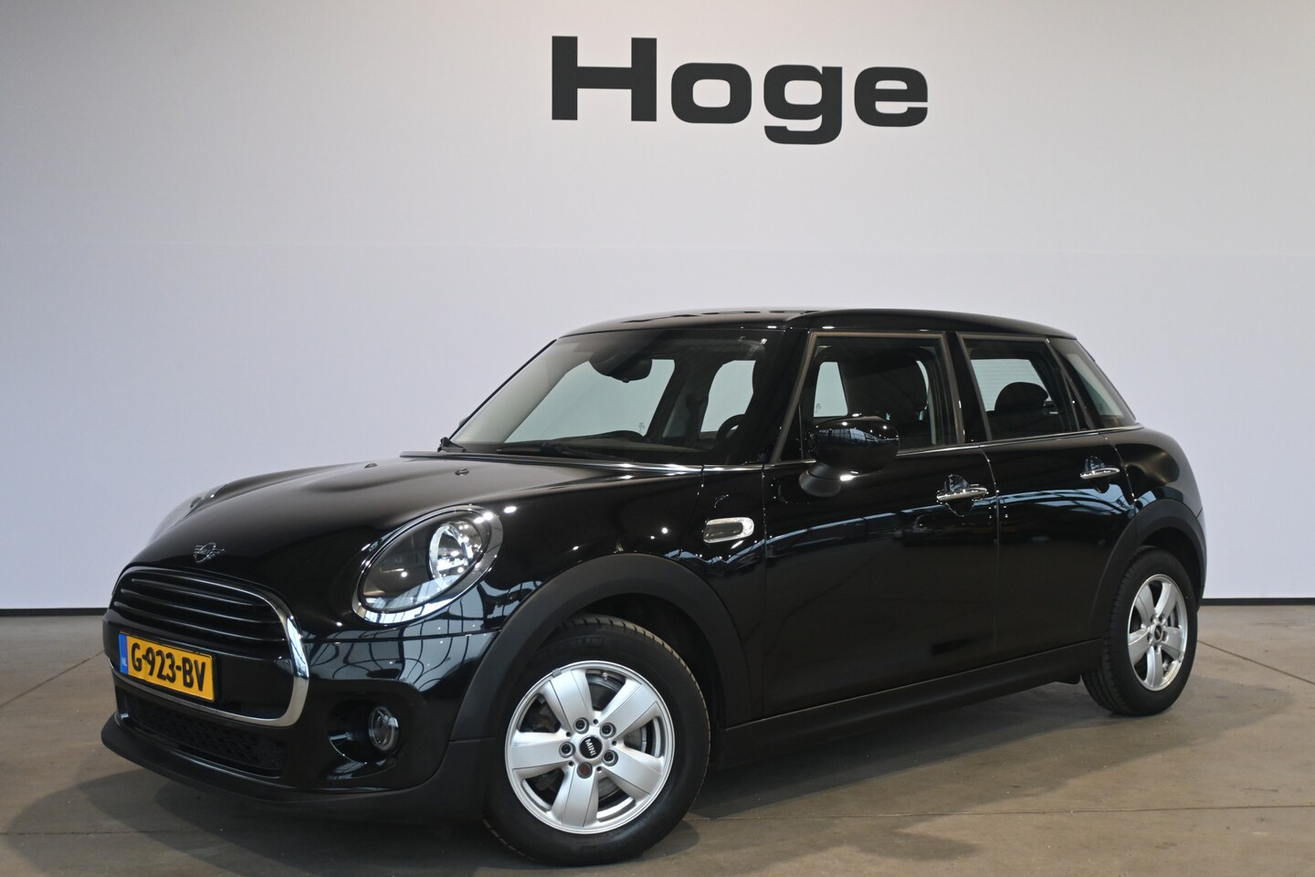 MINI Cooper - Mini 1.5 Airco Navigatie LED Rijklaarprijs Inruil Mogelijk! - AutoWereld.nl