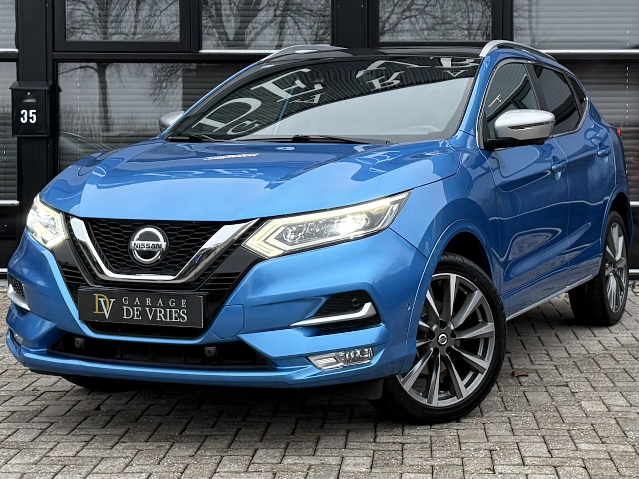 Nissan Qashqai - 1.3 DIG-T N-Tec Aut Panoramadak ACC BOSE Ruitenleder 1500kg Trekgewicht - AutoWereld.nl