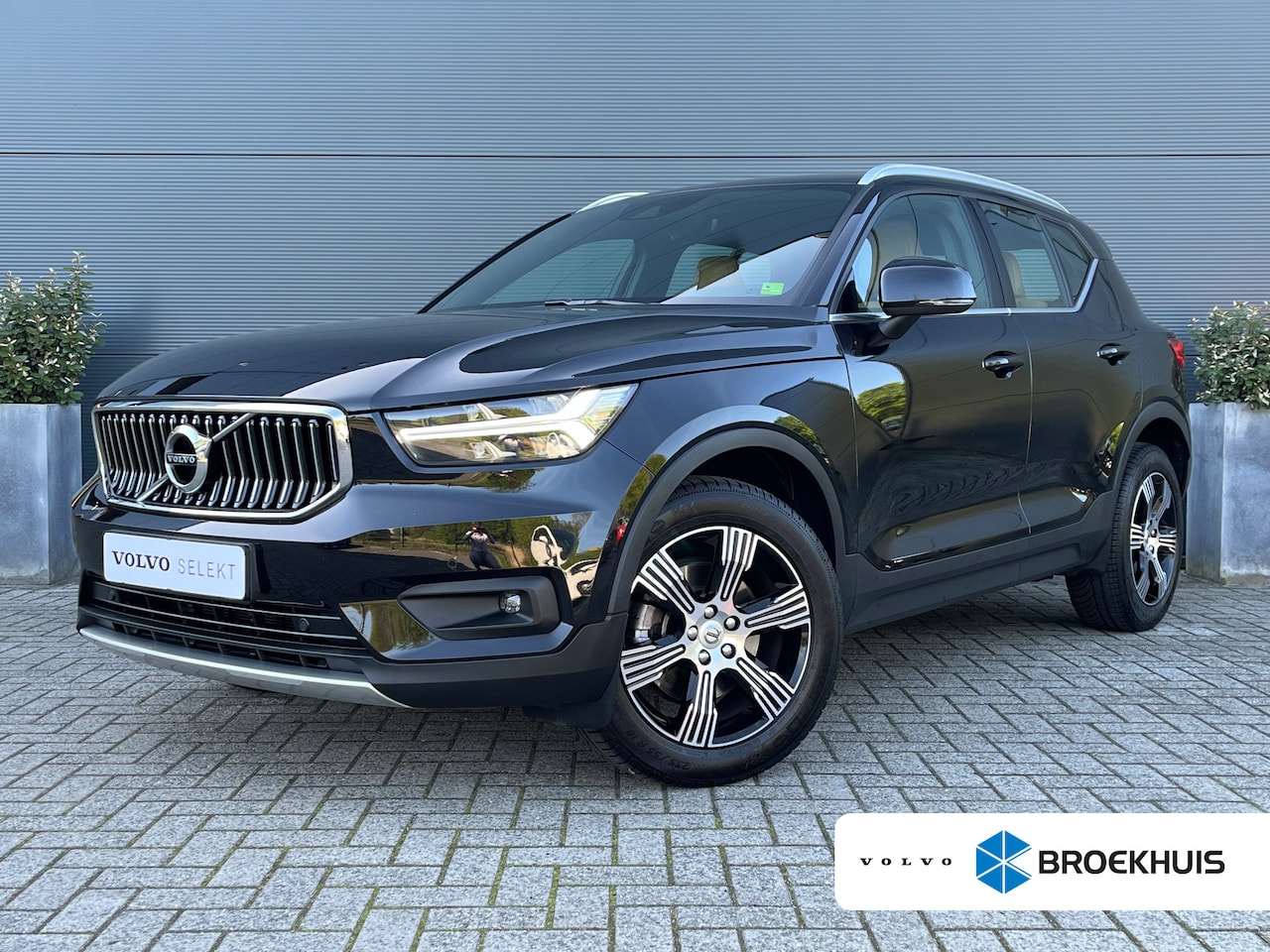 Volvo XC40 - 2.0 B4 Inscription | Pilot Assist | Leder | Camera | BLIS | - AutoWereld.nl