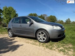 Volkswagen Golf - 1.6 Trendline