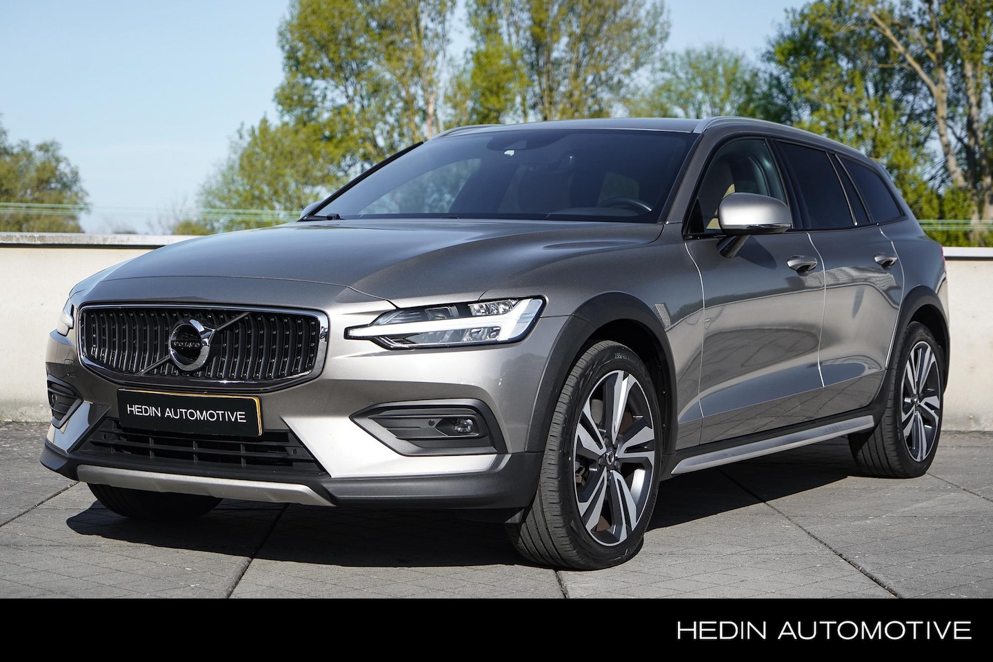 Volvo V60 Cross Country - B5 AWD Pro - AutoWereld.nl