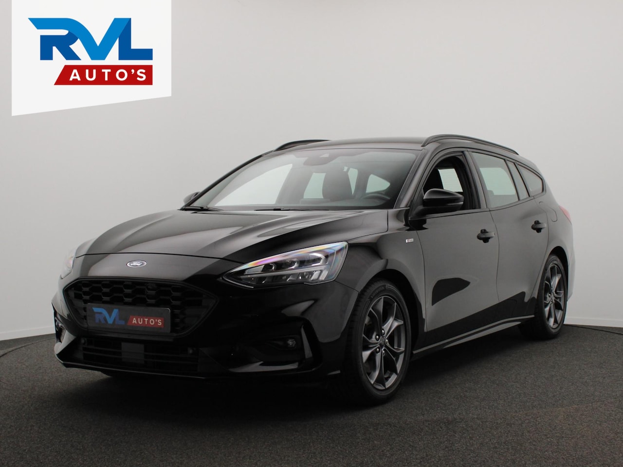 Ford Focus - 1.0 EcoBoost *ST Line* Pano/dak Trekhaak Stoelverwarming - AutoWereld.nl